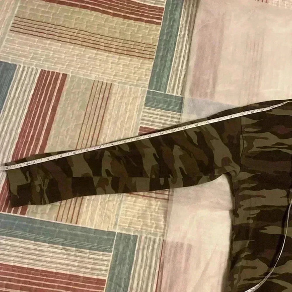 Abercrombie&Fitch Kids  (measurements are on the pictures) - Picture 8 of 10